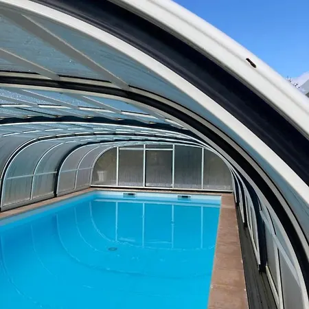 Maison Mama Neko ベッド・アンド・ブレックファスト ポントルソン